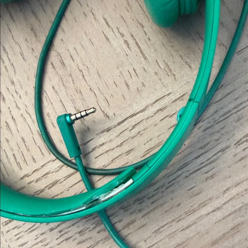 Beats by Dre Teal On-Ear Headphones - Picture 3 of 3